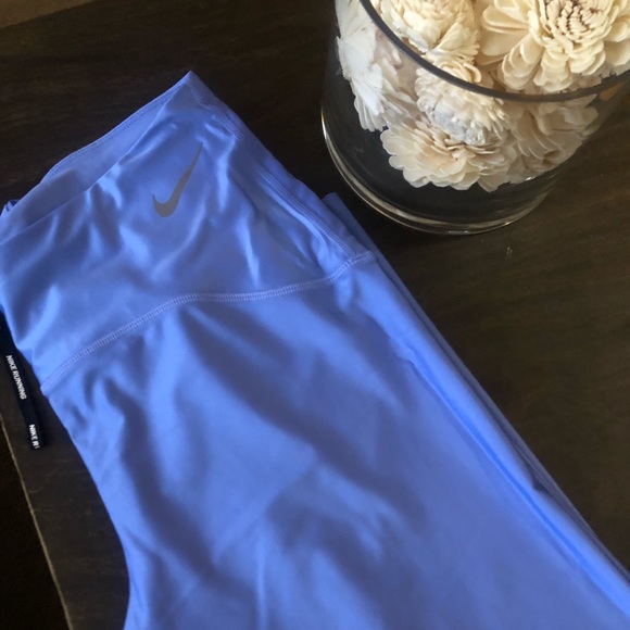 Nike Pants - 😍 Nike reflective leggings- Perfect condition